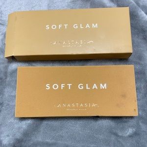 Soft glam eyeshadow palette